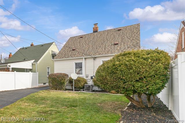 Builiding view twenty six for 4845 Westland, Dearborn, MI. 48126