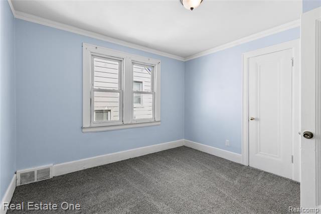 Builiding view nine for 5444 Kenilworth, Dearborn, MI. 48126