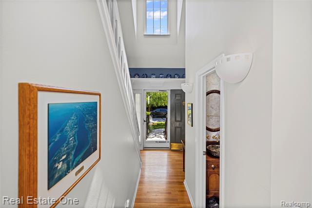 Builiding view eighteen for 23326 Longacre, Farmington, MI. 48335