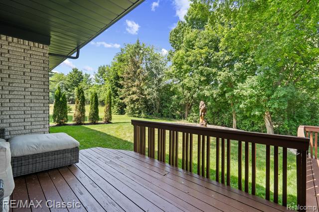 Builiding view forty for 12901 Drury, Plymouth, MI. 48170