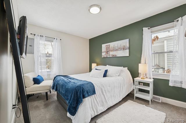 Builiding view five for 1004 E Otis, Hazel Park, MI. 48030