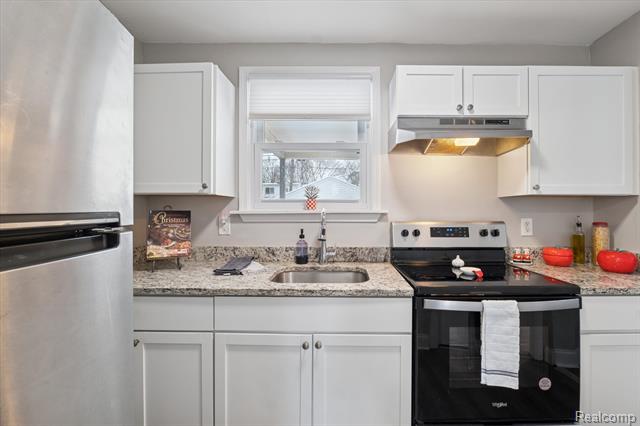 Builiding view four for 1004 E Otis, Hazel Park, MI. 48030