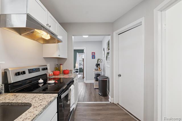 Builiding view fourteen for 1004 E Otis, Hazel Park, MI. 48030