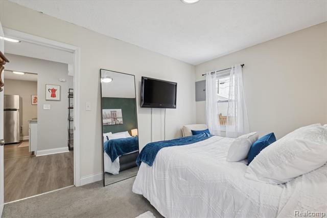 Builiding view seventeen for 1004 E Otis, Hazel Park, MI. 48030