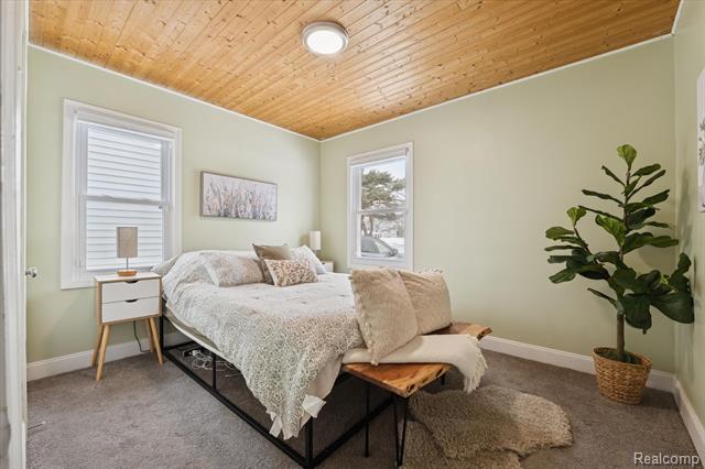 Builiding view six for 1004 E Otis, Hazel Park, MI. 48030