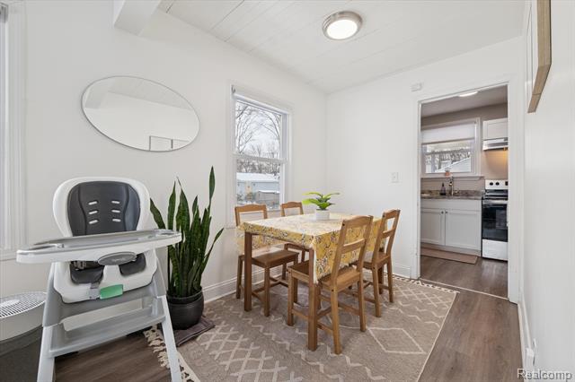 Builiding view thirteen for 1004 E Otis, Hazel Park, MI. 48030