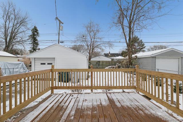 Builiding view thirty four for 1004 E Otis, Hazel Park, MI. 48030