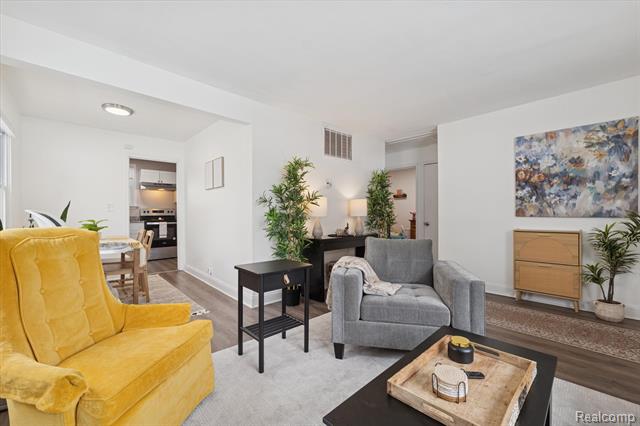 Builiding view twelve for 1004 E Otis, Hazel Park, MI. 48030