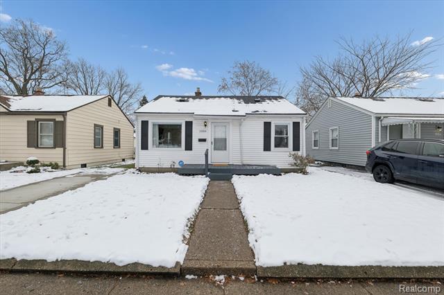 Builiding view twenty seven for 1004 E Otis, Hazel Park, MI. 48030