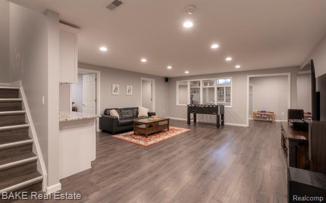 Builiding view forty three for 15396 Bay Hill, Northville, MI. 48168