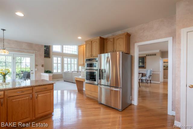 Builiding view twenty eight for 15396 Bay Hill, Northville, MI. 48168