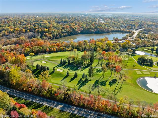 Builiding view eighty nine for 15894 Augusta, Northville, MI. 48168