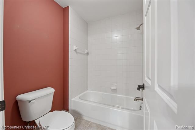 Builiding view fifty for 15894 Augusta, Northville, MI. 48168