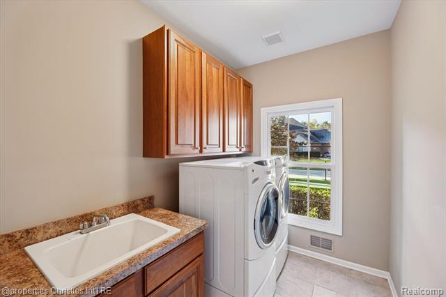 Builiding view nineteen for 15894 Augusta, Northville, MI. 48168