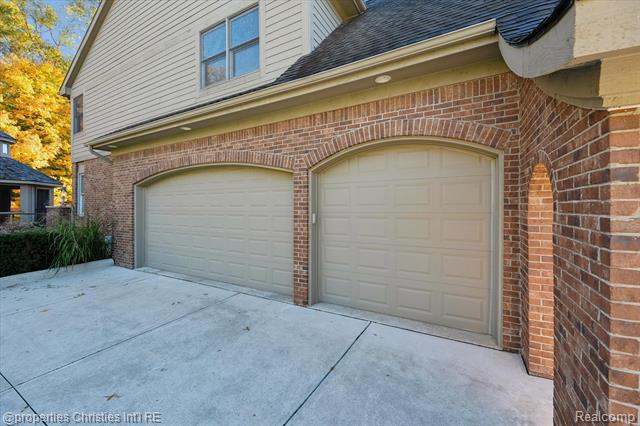 Builiding view seventy for 15894 Augusta, Northville, MI. 48168