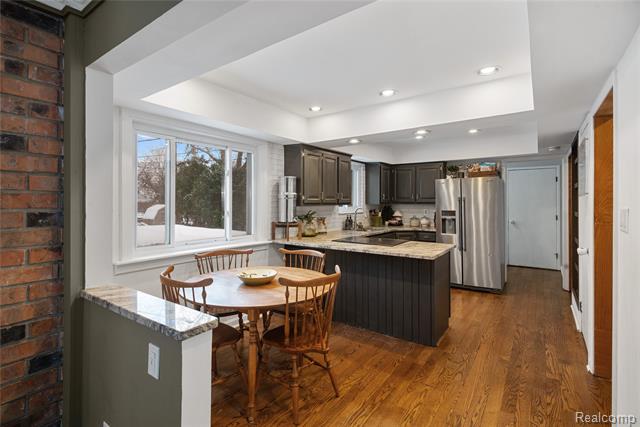 Builiding view eight for 15238 Farmbrook, Plymouth, MI. 48170