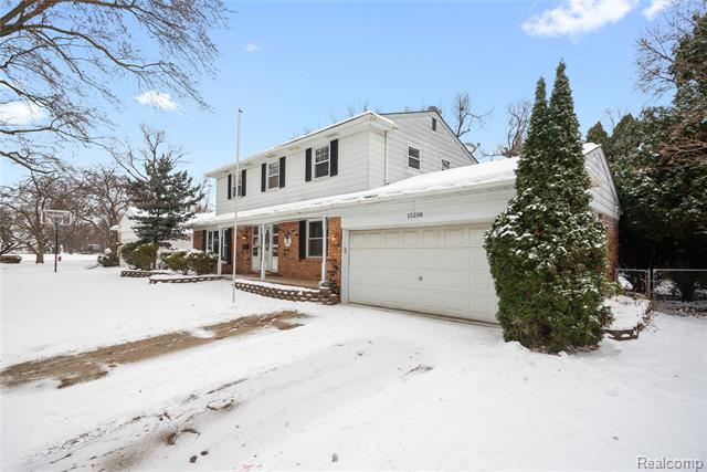 Builiding view one for 15238 Farmbrook, Plymouth, MI. 48170