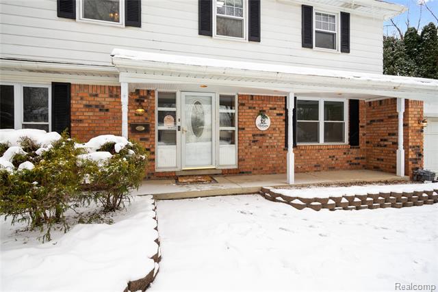 Builiding view thirty for 15238 Farmbrook, Plymouth, MI. 48170