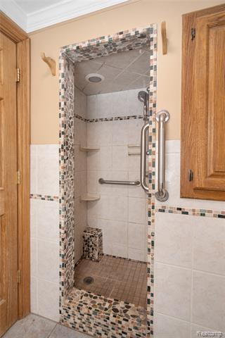 Builiding view twenty two for 15238 Farmbrook, Plymouth, MI. 48170