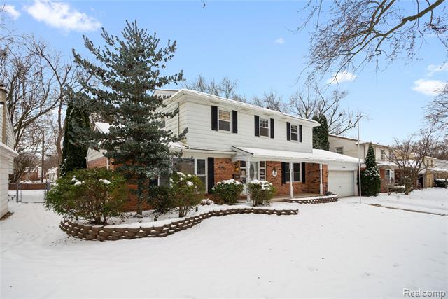 Builiding view two for 15238 Farmbrook, Plymouth, MI. 48170