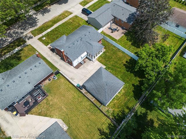 Builiding view forty nine for 41119 Russet, Plymouth, MI. 48170