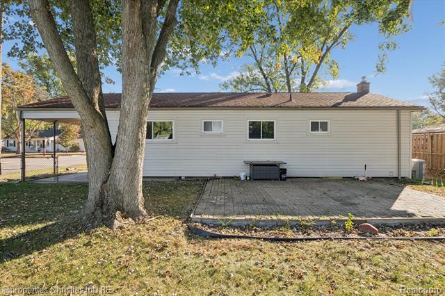 Builiding view forty for 14677 Auburndale, Livonia, MI. 48154