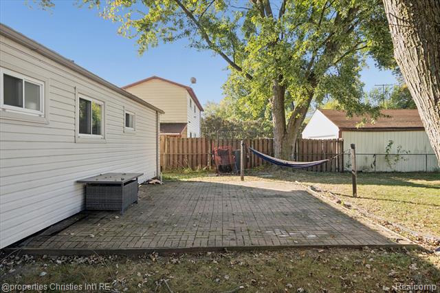 Builiding view thirty eight for 14677 Auburndale, Livonia, MI. 48154