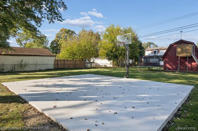 Builiding view thirty five for 14677 Auburndale, Livonia, MI. 48154