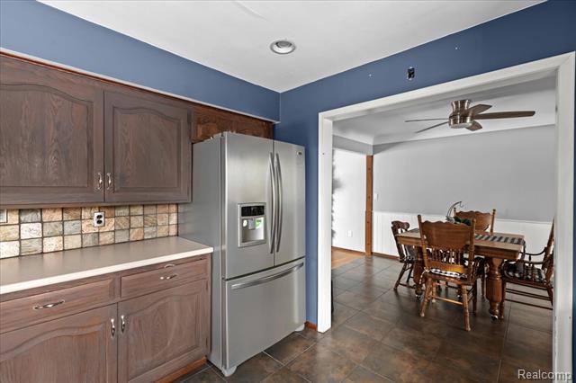 Builiding view eleven for 14530 Gary, Livonia, MI. 48154