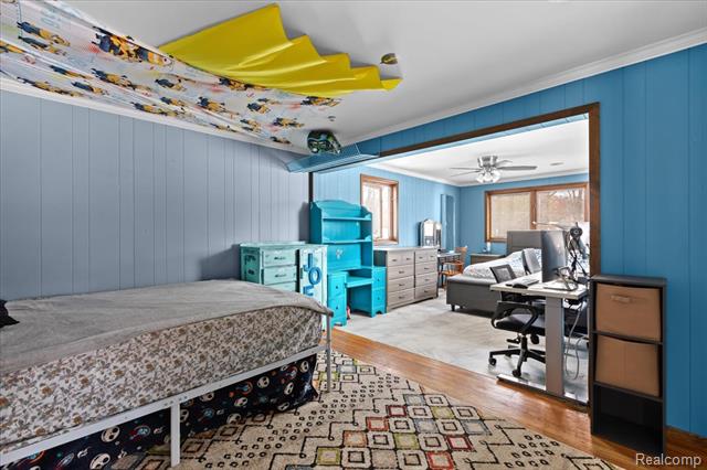 Builiding view fourteen for 14530 Gary, Livonia, MI. 48154