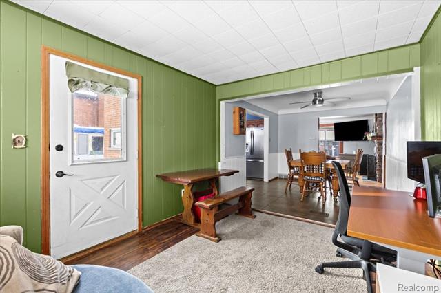 Builiding view seven for 14530 Gary, Livonia, MI. 48154