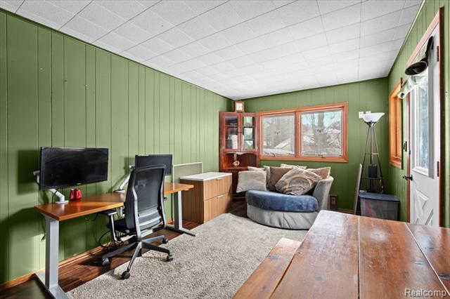 Builiding view six for 14530 Gary, Livonia, MI. 48154