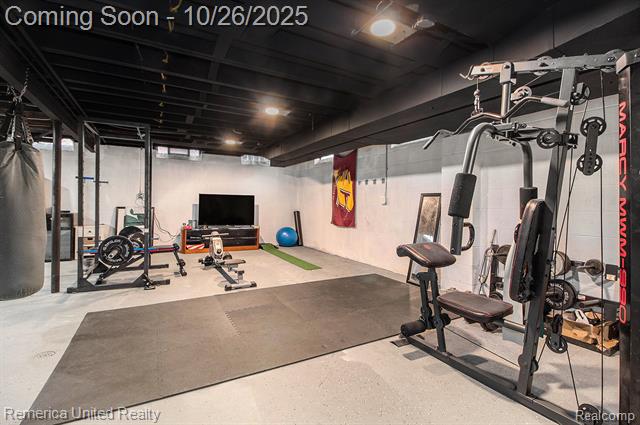 Builiding view eighteen for 33040 Allen, Livonia, MI. 48154