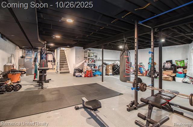Builiding view nineteen for 33040 Allen, Livonia, MI. 48154