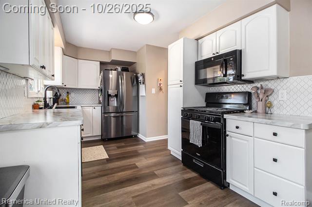 Builiding view ten for 33040 Allen, Livonia, MI. 48154