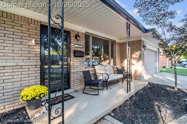 Builiding view three for 33040 Allen, Livonia, MI. 48154