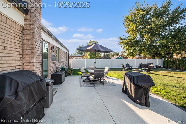 Builiding view twenty four for 33040 Allen, Livonia, MI. 48154