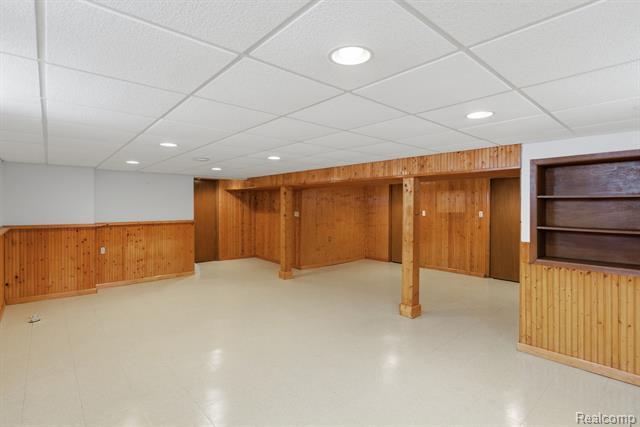 Builiding view eighteen for 26062 Elsinore, Redford, MI. 48239