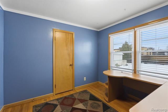 Builiding view sixteen for 26062 Elsinore, Redford, MI. 48239