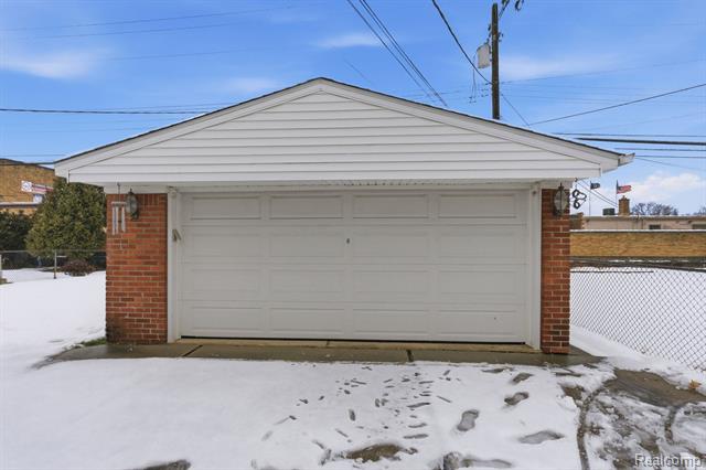 Builiding view twenty eight for 26062 Elsinore, Redford, MI. 48239