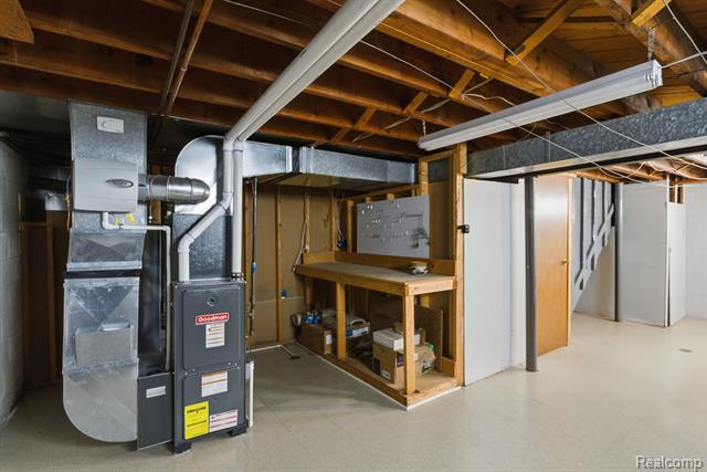 Builiding view twenty four for 26062 Elsinore, Redford, MI. 48239