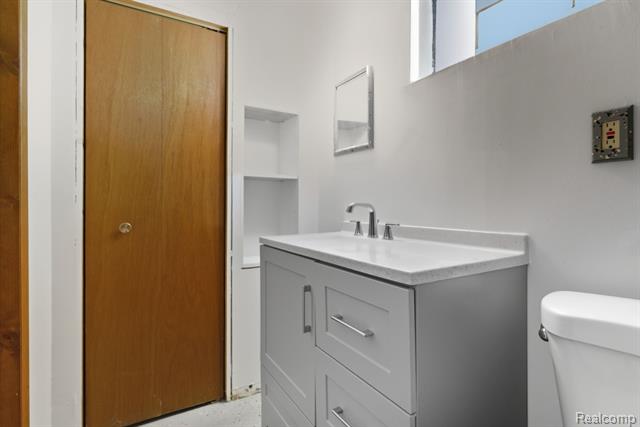 Builiding view twenty one for 26062 Elsinore, Redford, MI. 48239