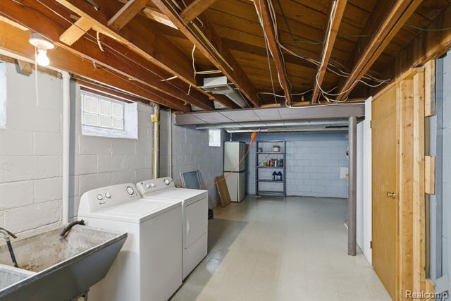 Builiding view twenty two for 26062 Elsinore, Redford, MI. 48239