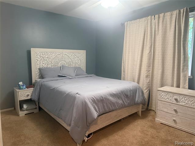 Builiding view eighteen for 29109 Perth, Livonia, MI. 48154