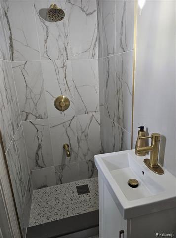 Builiding view four for 29109 Perth, Livonia, MI. 48154