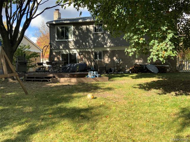 Builiding view thirty for 29109 Perth, Livonia, MI. 48154