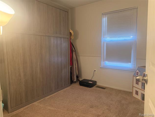 Builiding view twenty four for 29109 Perth, Livonia, MI. 48154