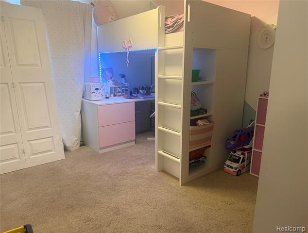 Builiding view twenty three for 29109 Perth, Livonia, MI. 48154