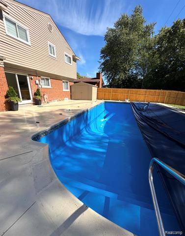 Builiding view thirty seven for 29729 Buckingham, Livonia, MI. 48154