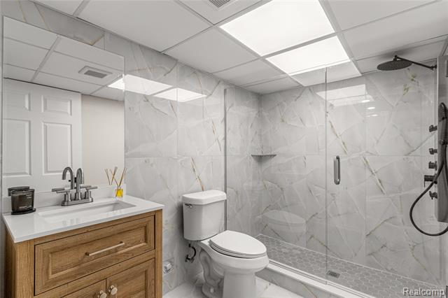 Builiding view thirty two for 29729 Buckingham, Livonia, MI. 48154